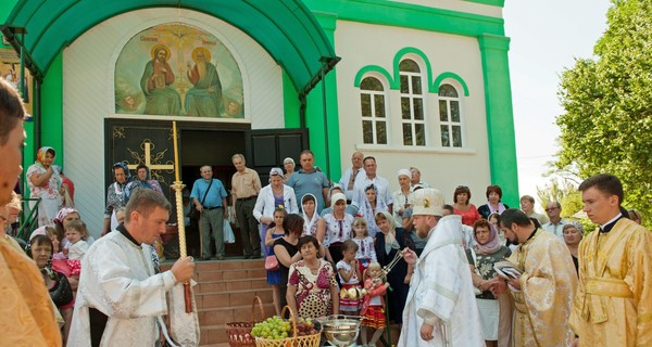 Спас - это Спаситель. И он не может быть фруктовым или злаковым