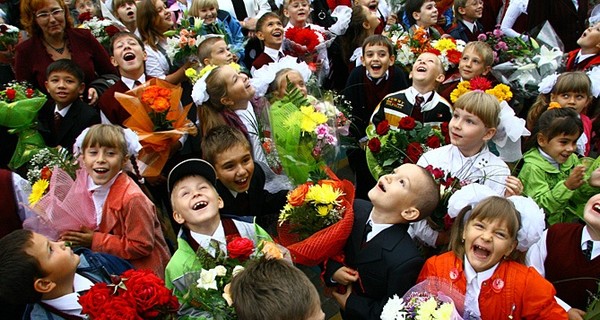 Киевские школьники к 1 сентября учат стихи про Зеленского 