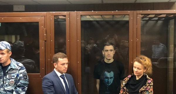 В России приговорили к 4 годам колонии активиста, который поддерживал Сенцова и моряков