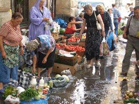 Молочных продуктов с тротуара надо остерегаться 