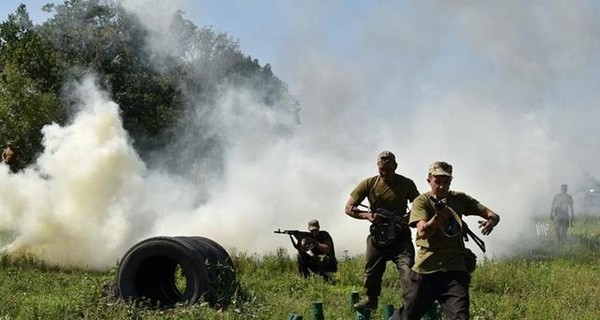 На Донбассе под обстрелами погиб еще один военный