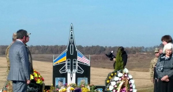 Под Винницей открыли памятник погибшим летчикам Су-27