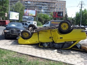 «Ауди» превратила старенький «Иж» в кусок металлолома [ФОТО] 