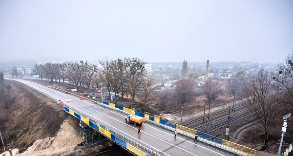 В Харьковской области пустили движение по обвалившемуся летом путепроводу