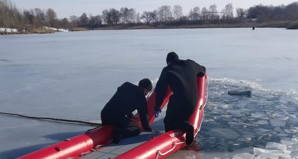 На Харьковщине провалились под лед и утонули двое школьников