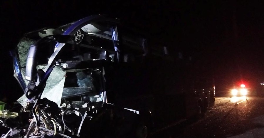 На Николаевщине разбился автобус: пострадали 18 человек