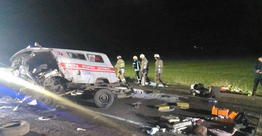 В Харькове скорая попала в смертельное ДТП 