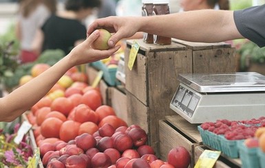 Продуктовые рынки в Украине откроются 30 апреля