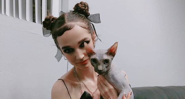 Экс-бойфренд певицы Poppy отомстил ей сливом личных фотографий