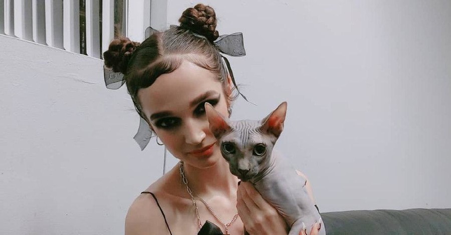 Экс-бойфренд певицы Poppy отомстил ей сливом личных фотографий