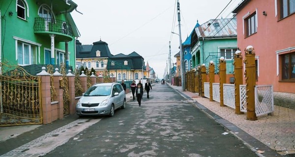 На Закарпатье с цыганским бароном, умершим от коронавируса, простились в закрытом режиме