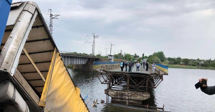 Жители Никополя о обвалившемся мосте: На нем даже на велосипеде ездить было страшно