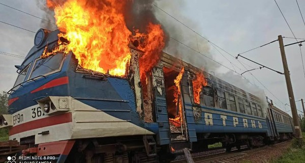 В Кировоградской области на ходу загорелась электричка