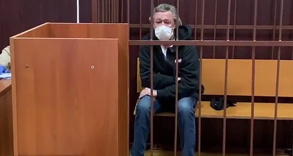 Суд отправил Михаила Ефремова под домашний арест