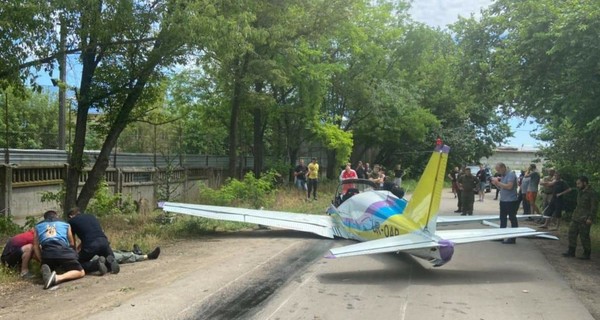 Крушение самолета в Одессе: появилось видео падения