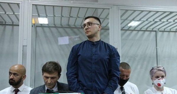 Стерненко оставили под домашним арестом. Под зданием суда он поругался с журналисткой