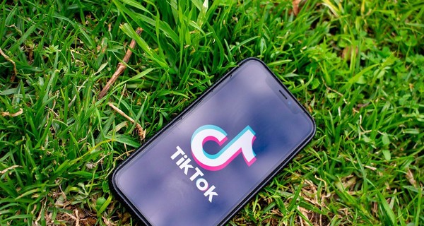 Трамп запретил в США транзакции с TikTok и WeChat