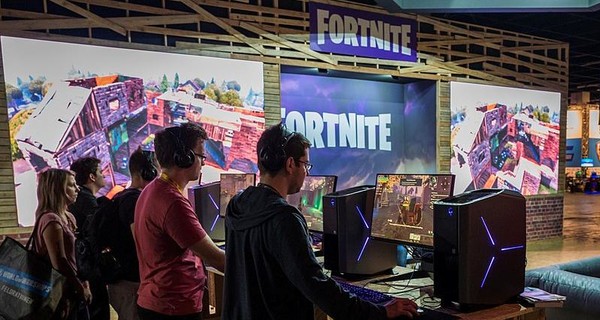 Apple забрала инструменты разработчика у Epic Games, те подали в суд