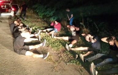 Полиция объявила подозрение 14 задержанным после обстрела автобуса под Харьковом