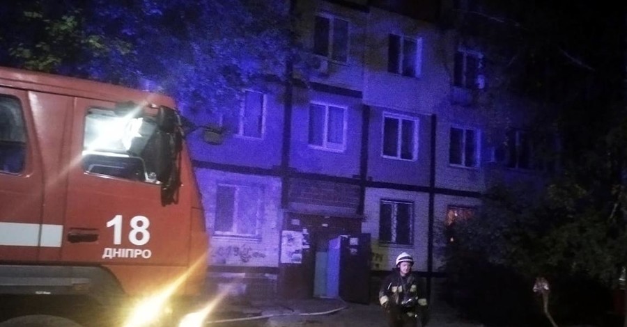 В жилом доме Днепра вспыхнул лифт: эвакуировали 10 человек