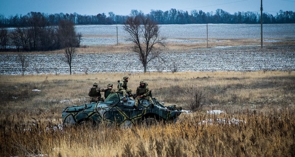 В Донбассе противник четыре раза открывал огонь