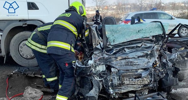 На Закарпатье в страшном ДТП погибли 5 человек, среди них - ребенок