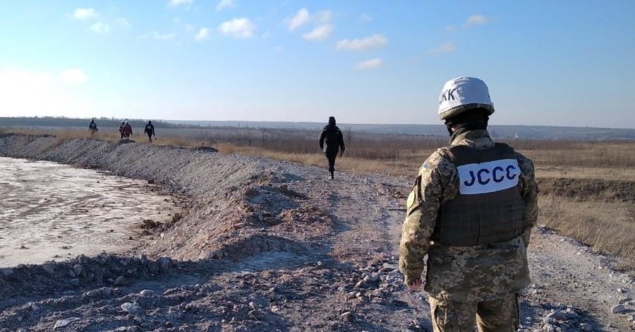 В Донбассе подорвали гранатометом трактор