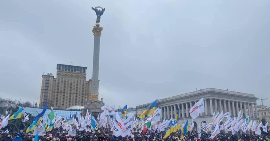 Протестующие предприниматели пришли ко дворцу "Украина", где пройдет концерт "Квартала-95"