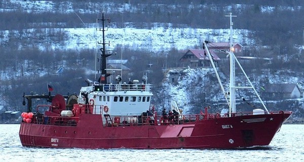 В Баренцевом море затонуло судно, из 19 членов экипажа выжили двое