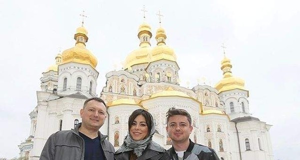 Ани Лорак показала архивный снимок с братьями: Одна банда, одна семья