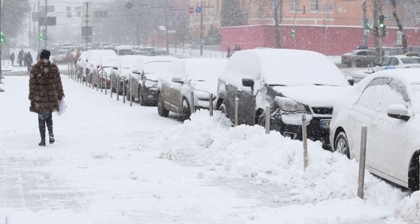 Украину продолжают сковывать морозы, некоторые регионы засыпало снегом