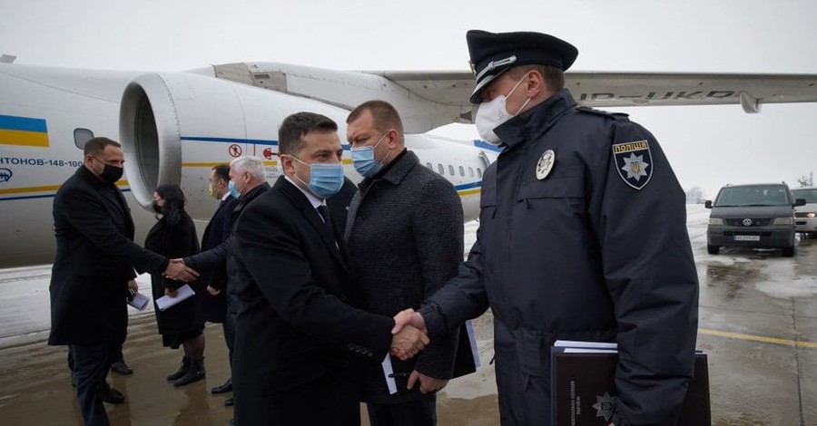 После пожара в доме престарелых Владимир Зеленский прилетел в Харьков 