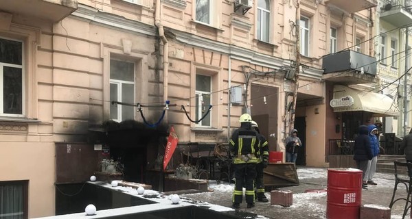 В центре Киева горело заведение с хот-догами