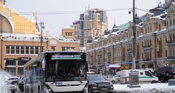 В Киеве запустили белорусский электробус без пассажиров