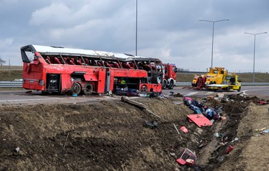 Двух украинцев, пострадавших в ДТП в Польше, отказывались лечить