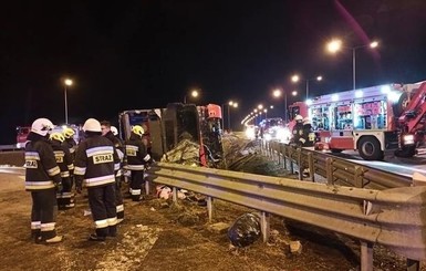 Тела четырех жертв ДТП в Польше родственники уже опознали