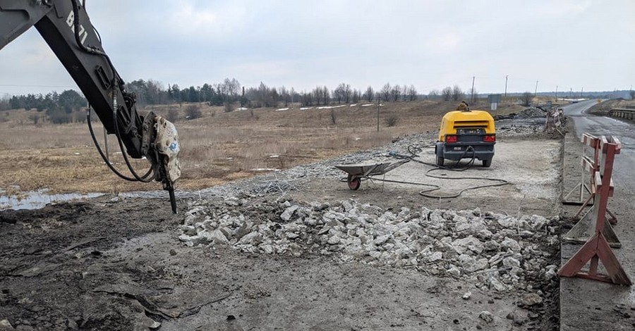 На Волыни произошел обвал моста, пострадали пять человек