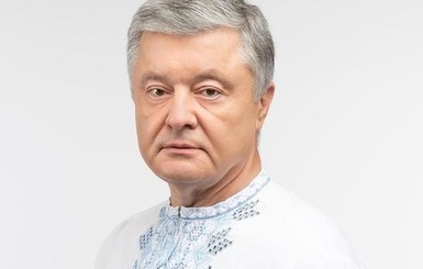 Блогер: Власть своими руками садит Порошенко в президентское кресло