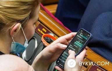 Пора валить: как депутаты провоцируют миграцию из Украины