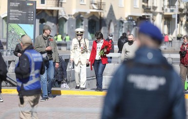 Нарушения 9 мая: в Одессе использовали георгиевские ленты, а в Киеве - нацистское приветствие 