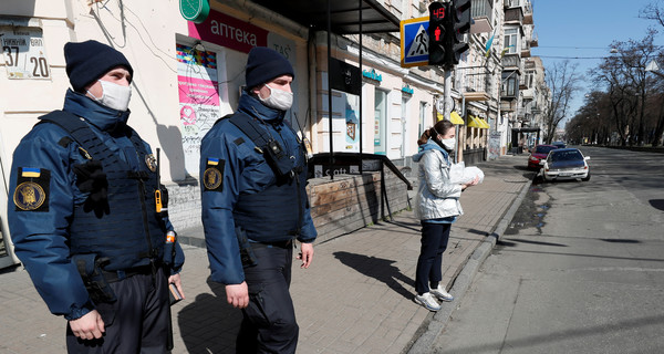 Коронавирусом за сутки заболели чуть больше двух тысяч человек