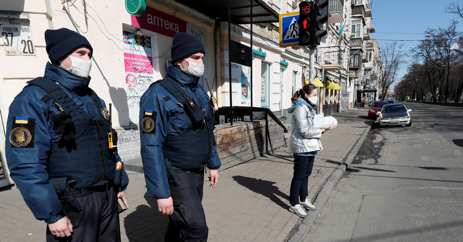 Коронавирусом за сутки заболели чуть больше двух тысяч человек