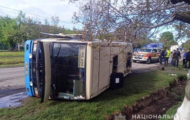 В Ровенской области перевернулся пассажирский автобус, пострадали четыре пассажира