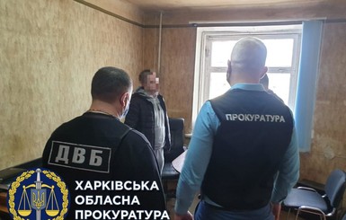 В Харькове полицейских обвинили в превышении полномочий: избили мужчину и обидели его жену