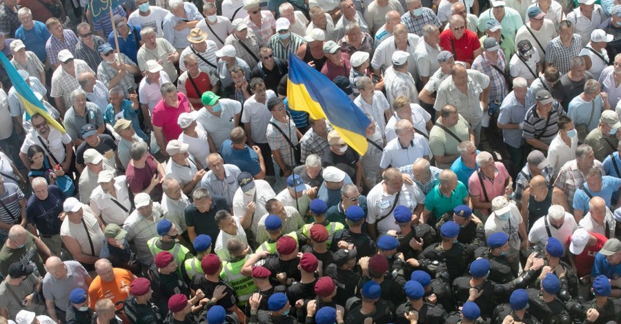 В Украине повысили пенсии ветеранам МВД и военным пенсионерам - в сумме на 5 миллиардов