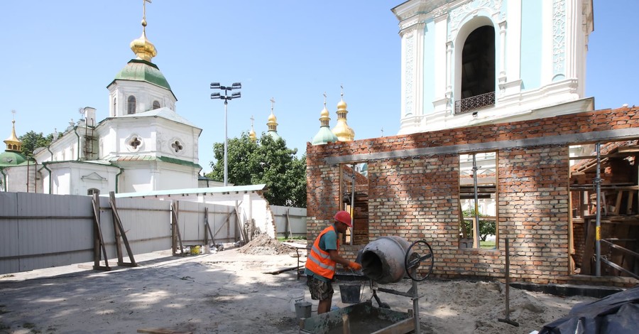 Ткаченко сообщил о выводах ЮНЕСКО: Софии Киевской и Киево-Печерской лавре ничего не угрожает