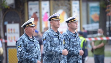 В небе самолеты, на улицах танки: репетиция военного парада в фотографиях