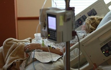 За сутки в Украине заболели коронавирусом 1379 человек, из них - 17 скончались