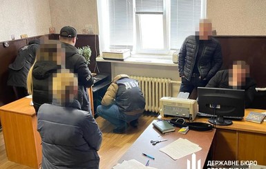 На Днепропетровщине разоблачили банду полицейских, которые 