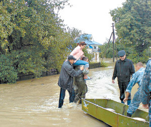 Милиционер спас беременную 